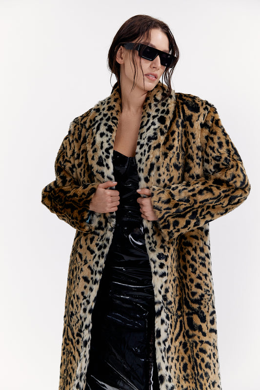 "Leo" fur coat made of eco-fur