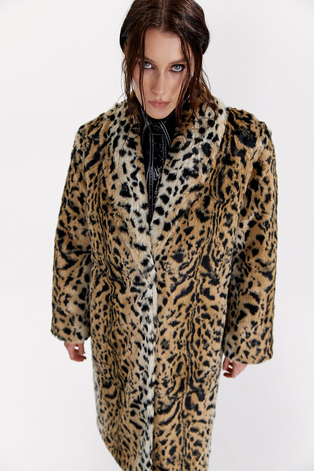 "Leo" fur coat made of eco-fur